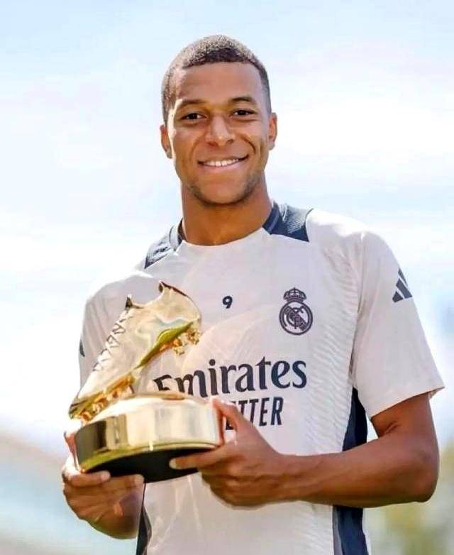 詹俊：德国缺乏顶级中卫压阵；荷兰世界杯进四强难