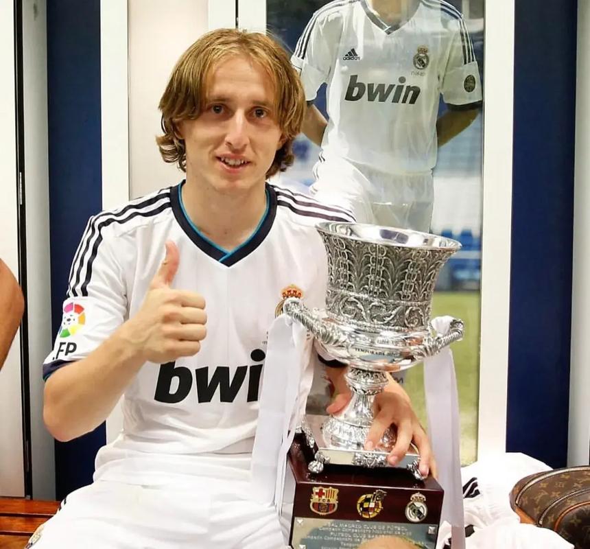 皇马狂喜？据西媒报道，梅西将介入巴萨2026年选...