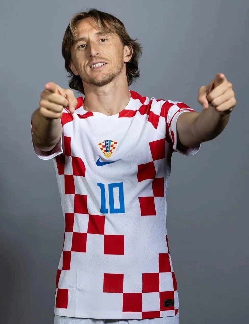 跟队记者：萨56可能续约至2029年，今夏他曾被标价3000万欧元