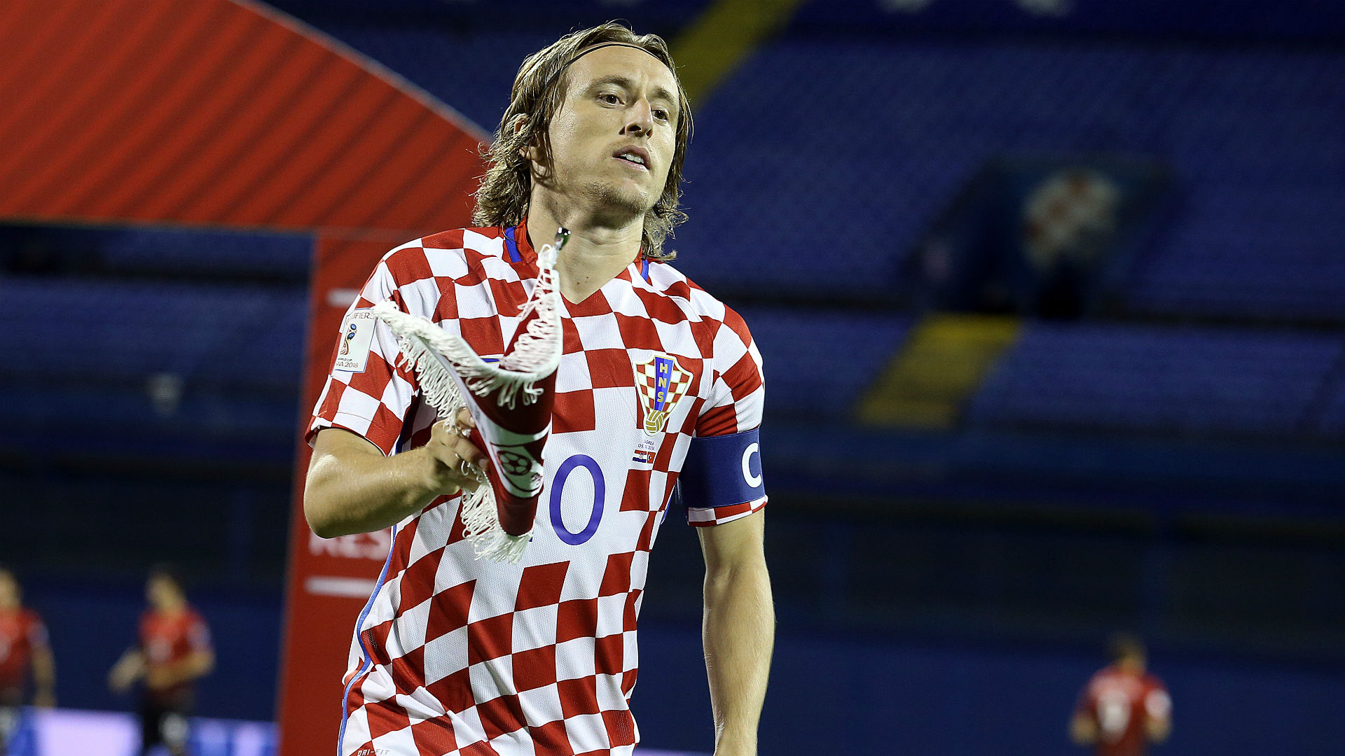 郭艾伦斩获MVP，终于圆梦，球迷释然